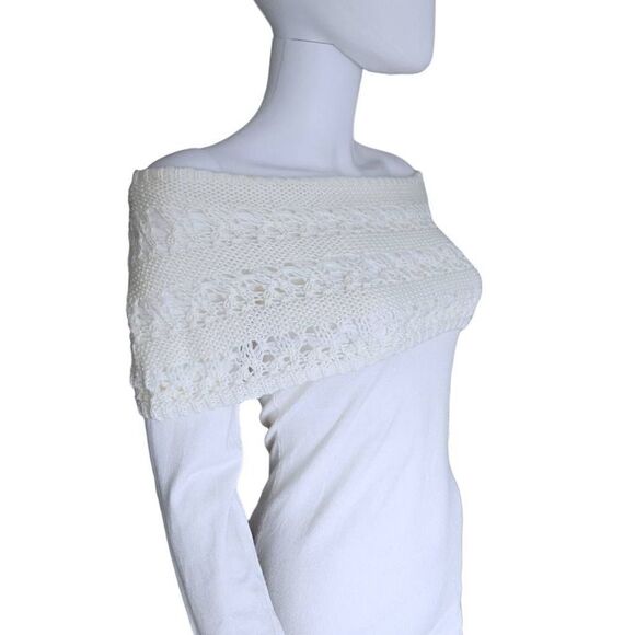 coquette crochet off-the-shoulder sweater - Picture 3 of 5